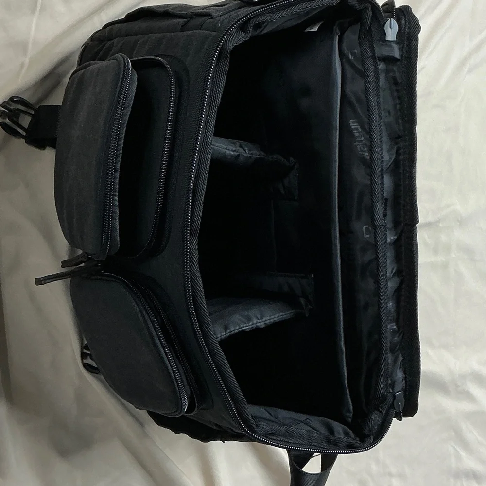 Sleek Black Camera Messenger Bag